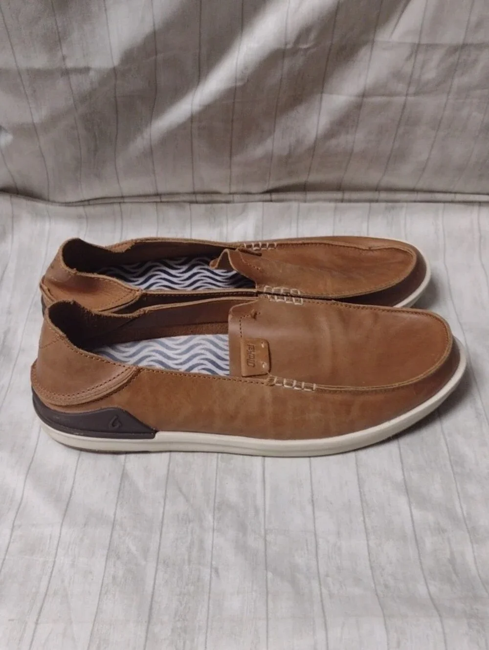 OluKai Men's Leather Slip-On Loafers (J1105)